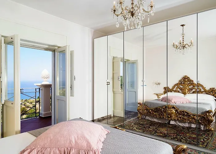 Estella Vila Capo dʼOrlando